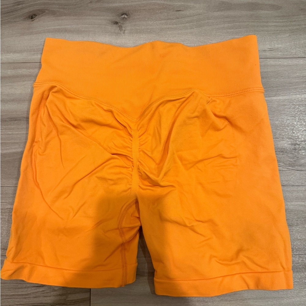 Scrunch Dynamic Shorts | 4.5" - Orange - S